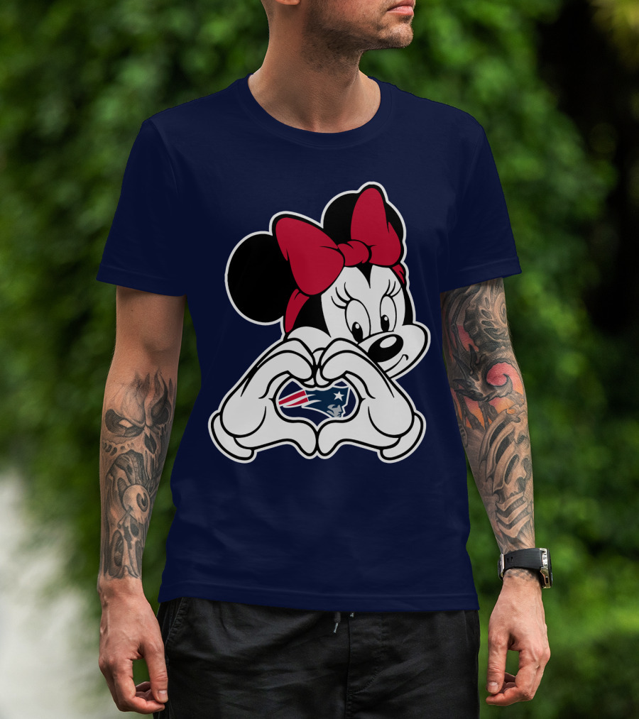 New England Patriots Minnie Mouse Heart Hands T-Shirt