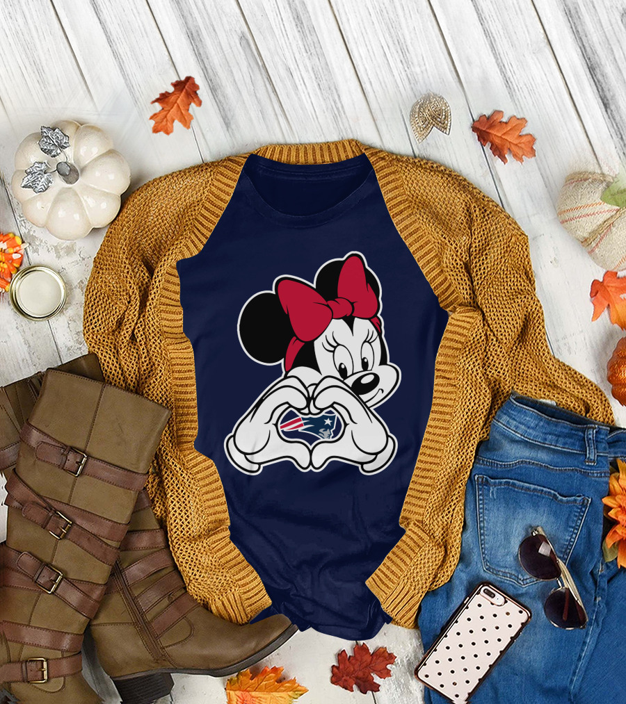 New England Patriots Minnie Mouse Heart Hands T-Shirt