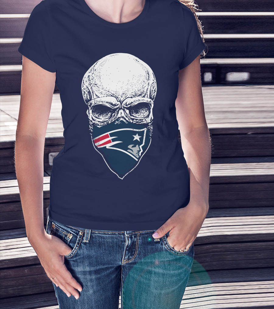 New England Patriots Skull Face Covering T-Shirt