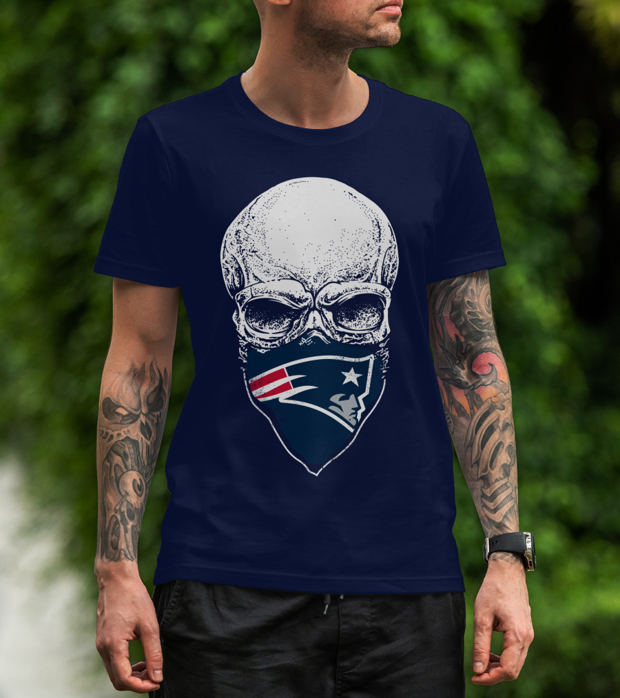New England Patriots Skull Face Covering T-Shirt