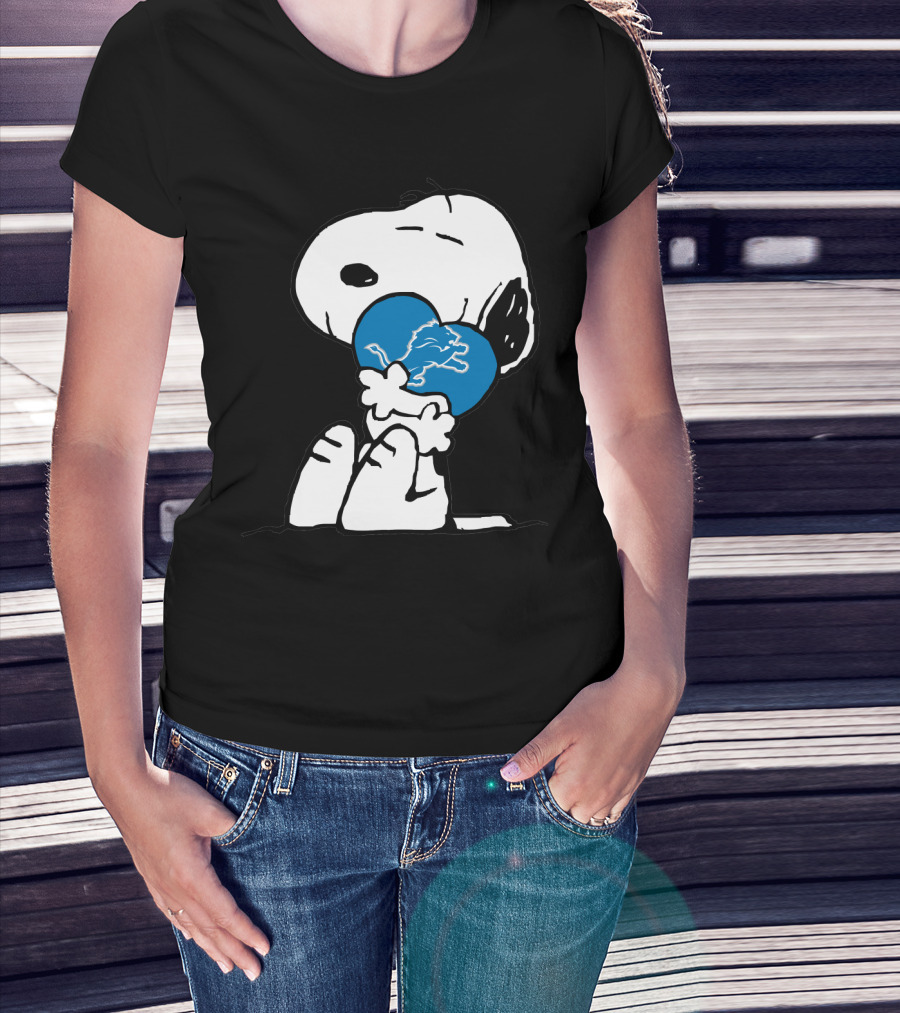Detroit Lions Snoopy Hugging T-Shirt