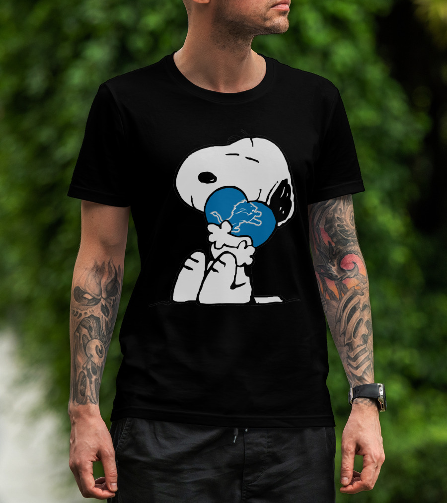 Detroit Lions Snoopy Hugging T-Shirt