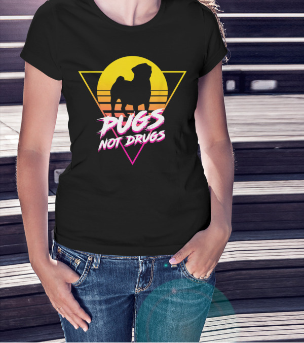 Pugs Not Drugs Retro Sunset Triangle T-Shirt