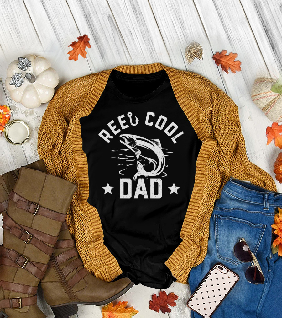 Reel Cool Dad Fishing Humor Hook And Fish Star T-Shirt
