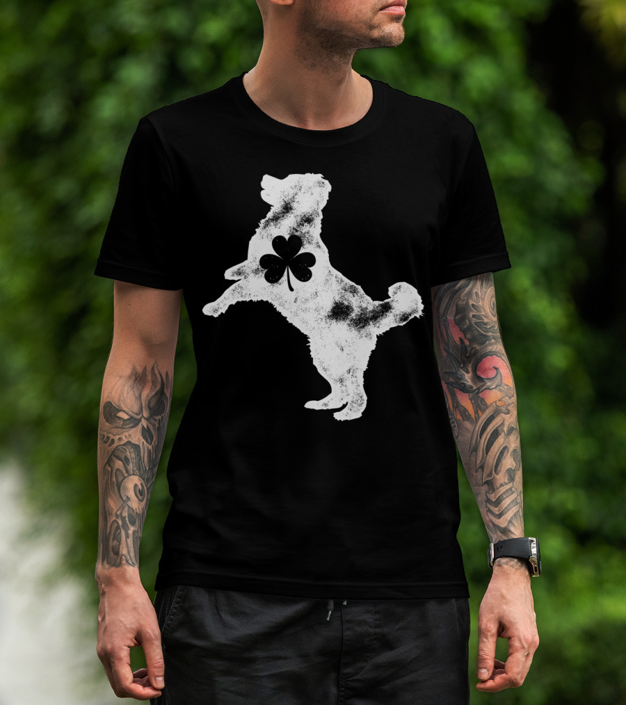 Bernese Mountain Dog With Shamrock For St Patricks Day Men T-Shirt