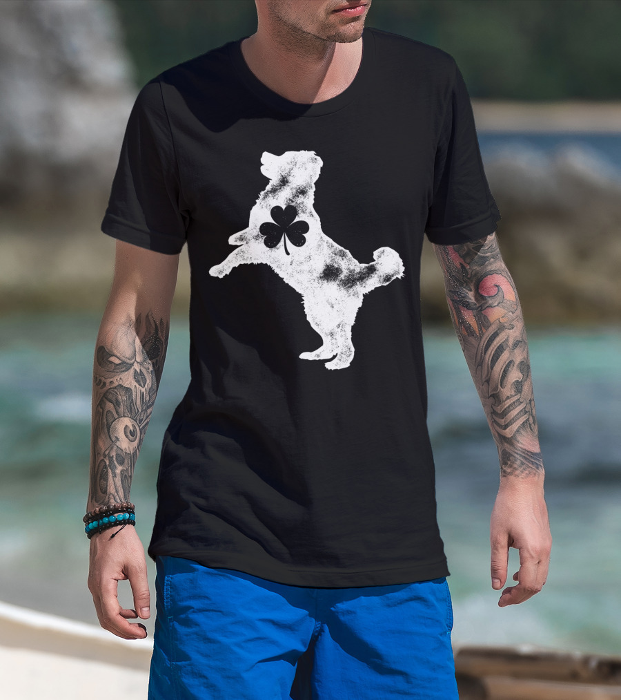 Bernese Mountain Dog With Shamrock For St Patricks Day Men T-Shirt