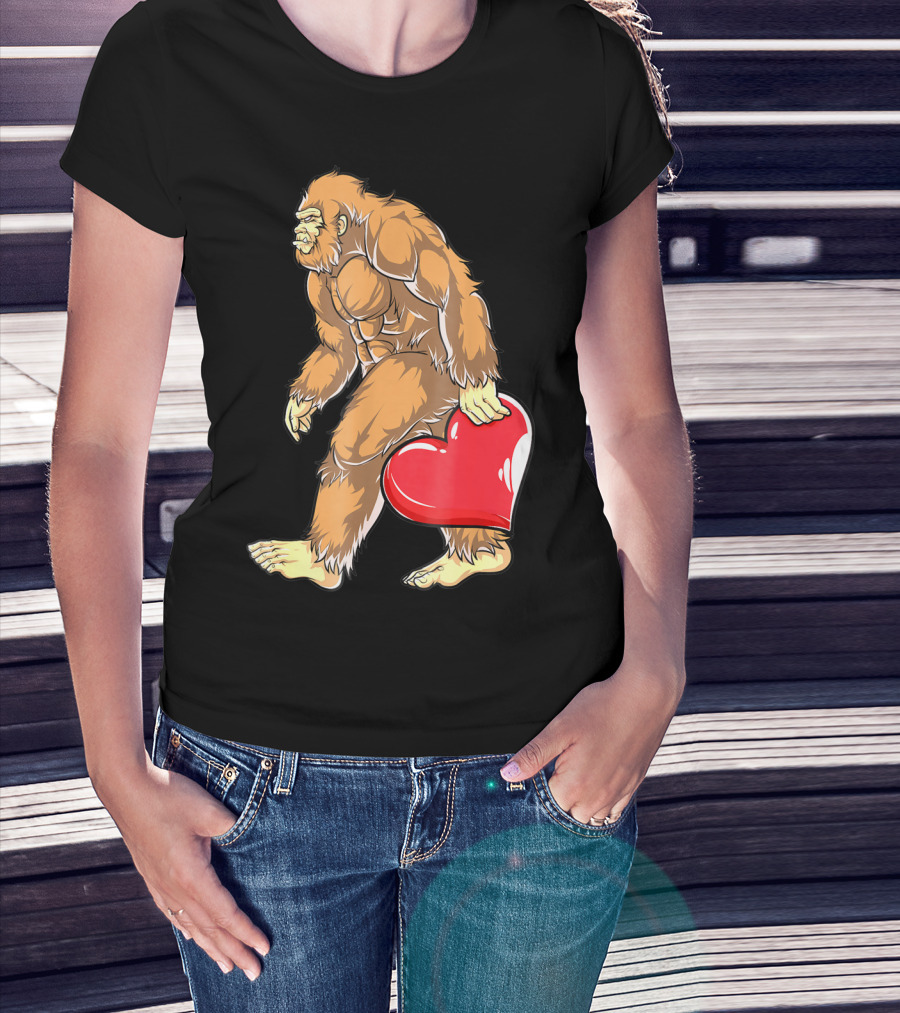Valentine's Day Bigfoot Holding Heart Sasquatch Love For Men T-Shirt