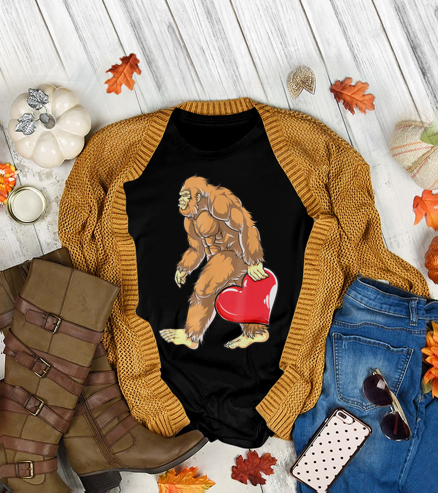Valentine's Day Bigfoot Holding Heart Sasquatch Love For Men T-Shirt
