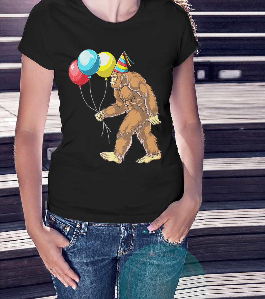 Bigfoot It's My Birthday Kids Boys Sasquatch Party With Balloons And Party Hat T-Shirt