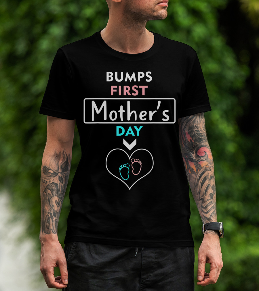 Bumps First Mother's Day Expecting Baby Footprints Heart Mother's Day T-Shirt