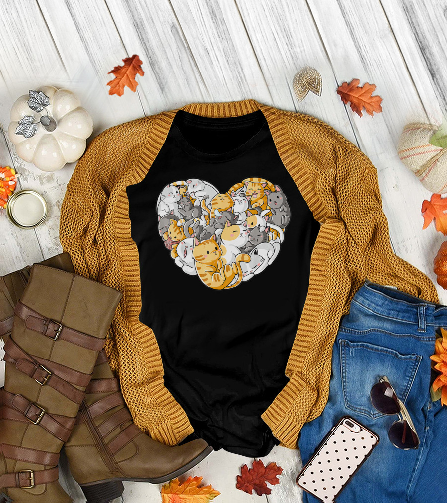 Cat Heart Valentines Day Women Funny Kitty Kitten Cuddly Cats In Love T-Shirt