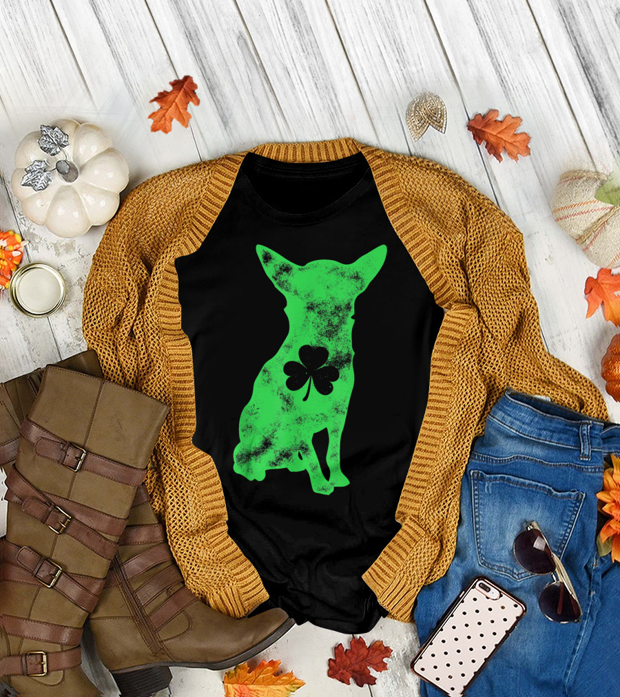 Chihuahua Shamrock Dog Lover St Patricks Day Men T-Shirt