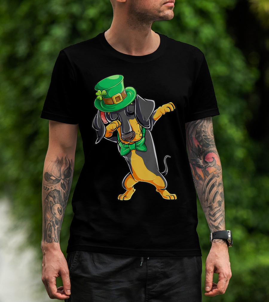 Dabbing Dachshund St Patricks Day Leprechaun Hat And Bow Tie T-Shirt