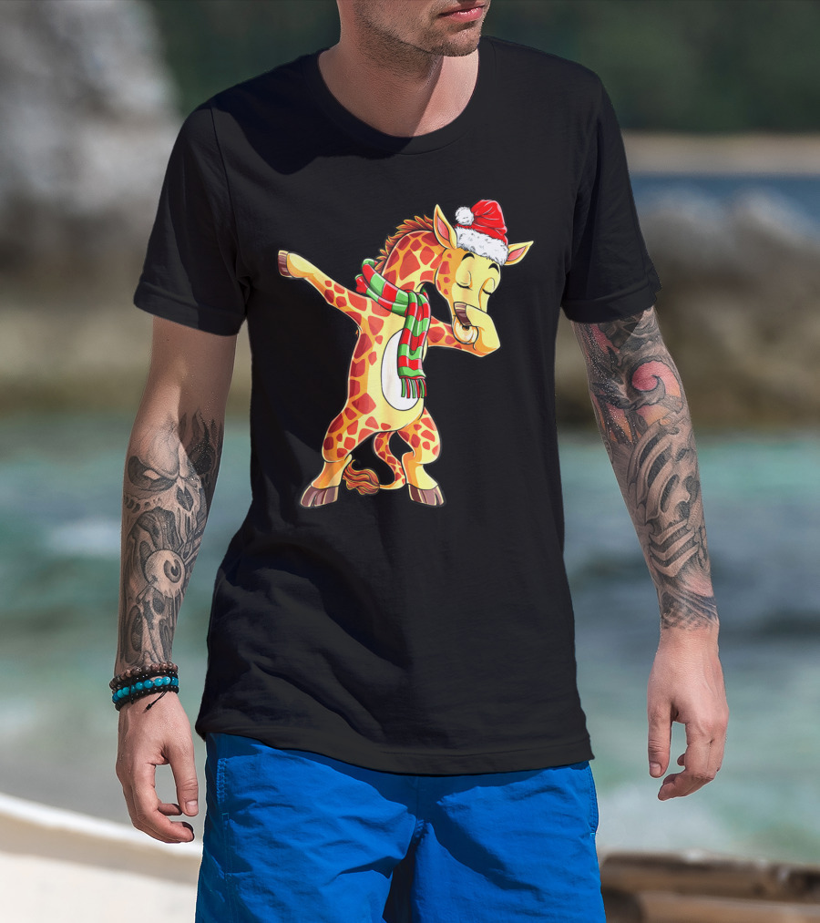 Dabbing Giraffe Santa With Christmas Hat And Scarf T-Shirt