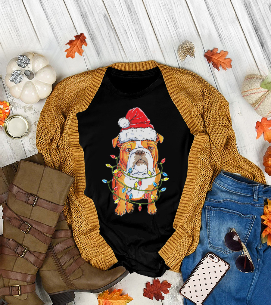 English Bulldog Santa Hat Wrapped In Christmas Lights Holiday Festive Fun T-Shirt