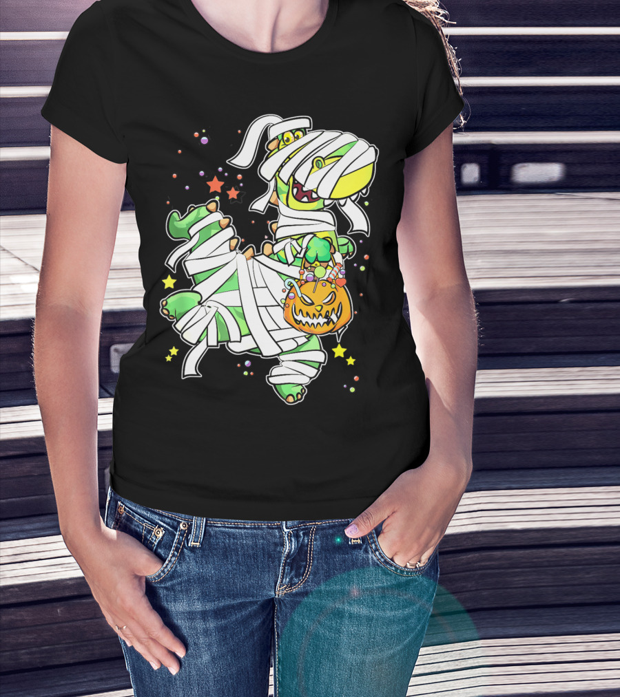 Halloween Mummy Dinosaur With Pumpkin Candy Basket T-Shirt