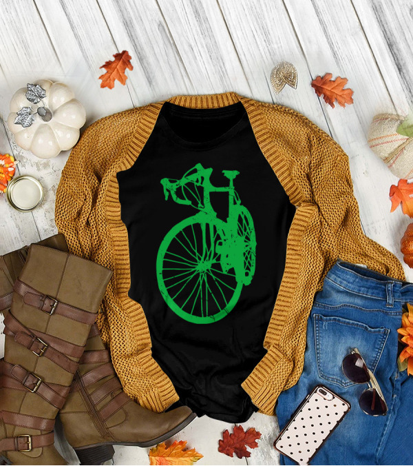 Vintage Rustic Racing Bike In Green T-Shirt