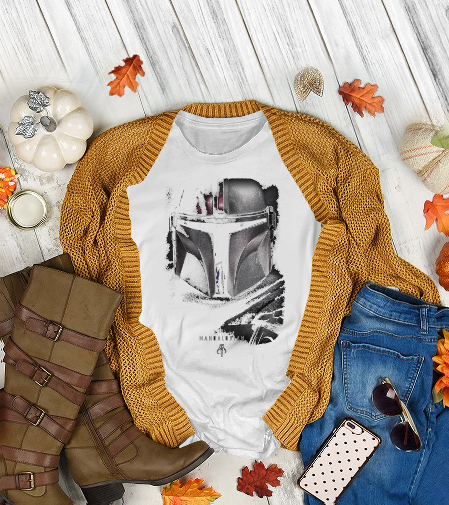 Mysterious Shiny Mandalorian Helmet with Mythosaur T-Shirt