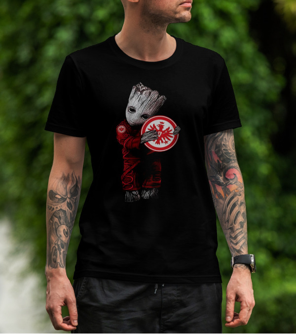 Baby Groot Embracing Eintracht Frankfurt Badge T-Shirt