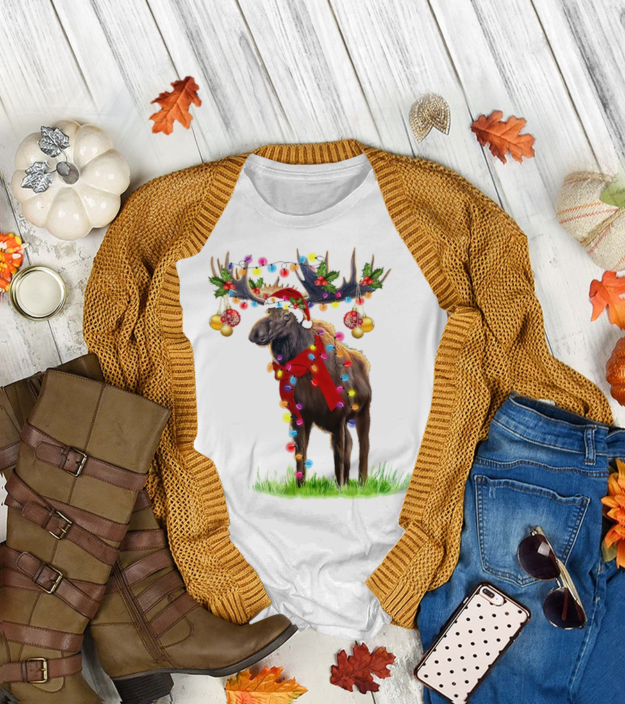 Moose Santa Reindeer Christmas Lights Holiday Décor T-Shirt