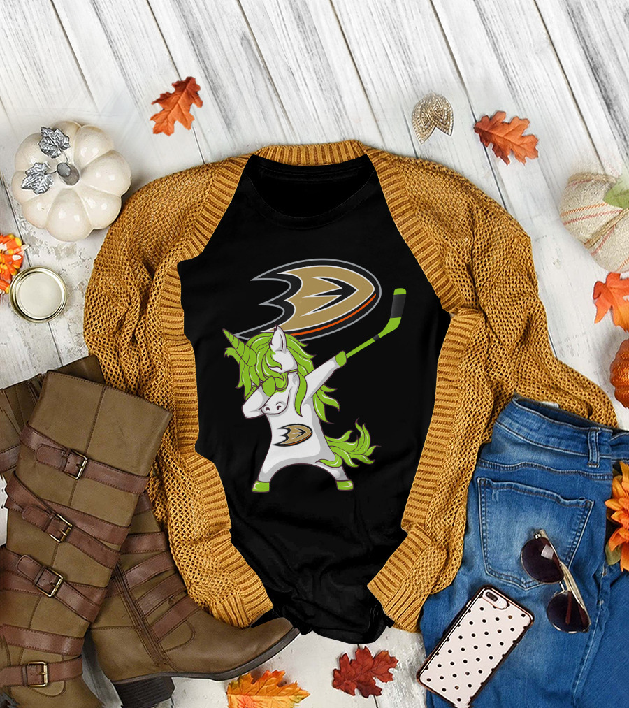 St Patrick Day Dabbing Unicorn Anaheim Ducks Hockey Stick T-Shirt