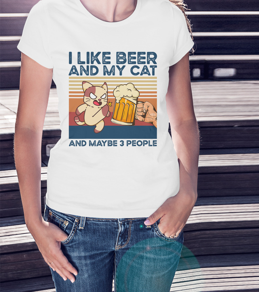 I Like Beer And My Cat And Maybe 3 People Vintage Style Retro Cat Lover T-Shirt