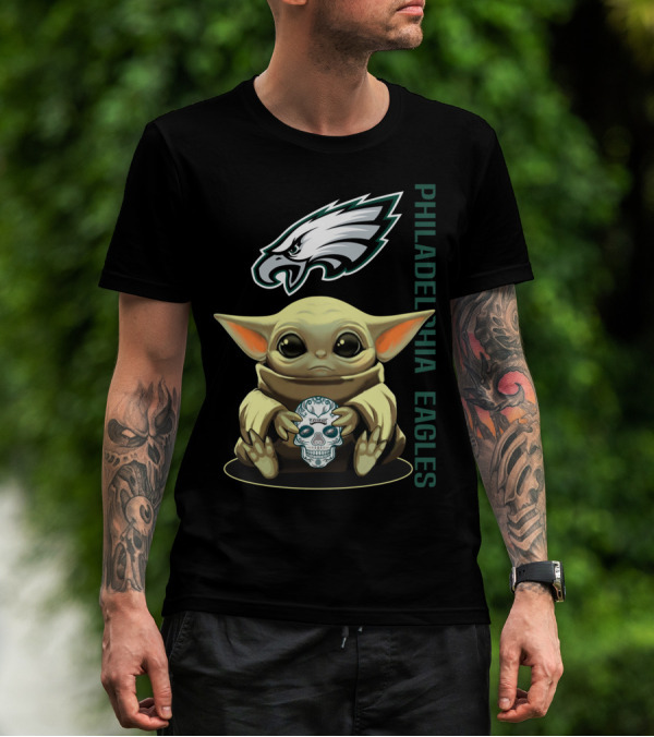 Philadelphia Eagles Baby Yoda Holding Skull T-Shirt