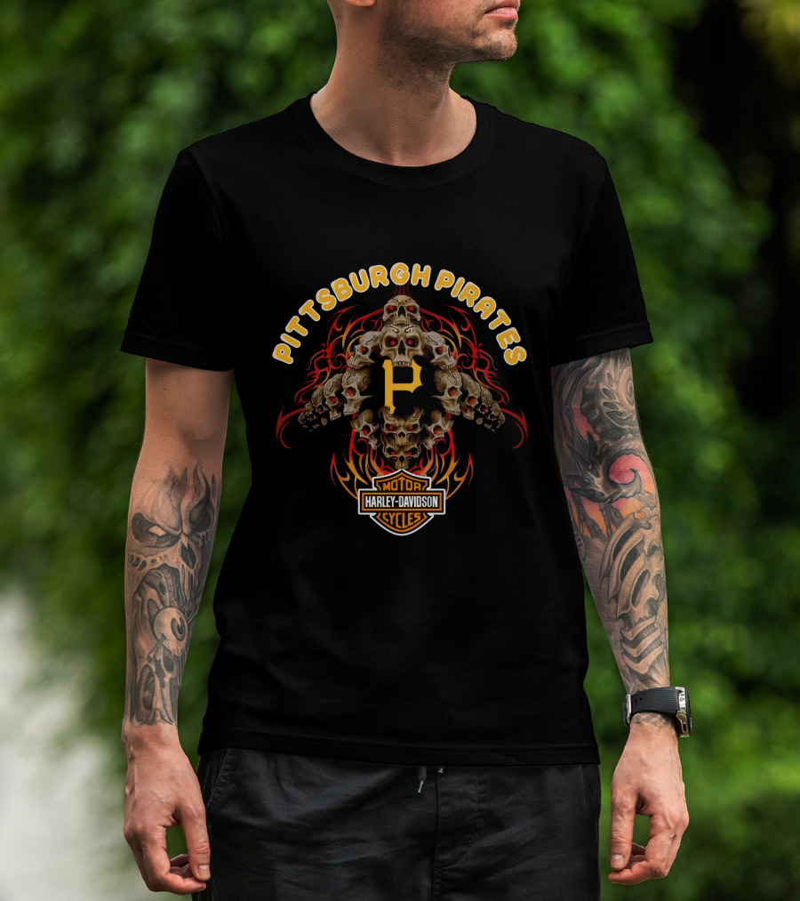 Pittsburgh Pirates Harley Davidson Skulls Flame Motif T-Shirt