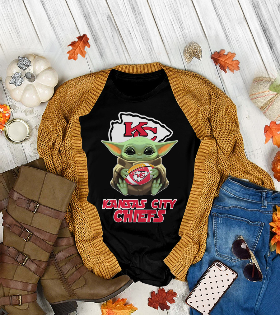 Kansas City Chiefs Baby Yoda Football T-Shirt