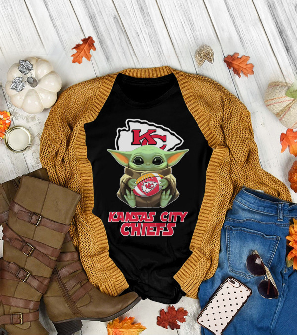 Kansas City Chiefs Baby Yoda Football T-Shirt