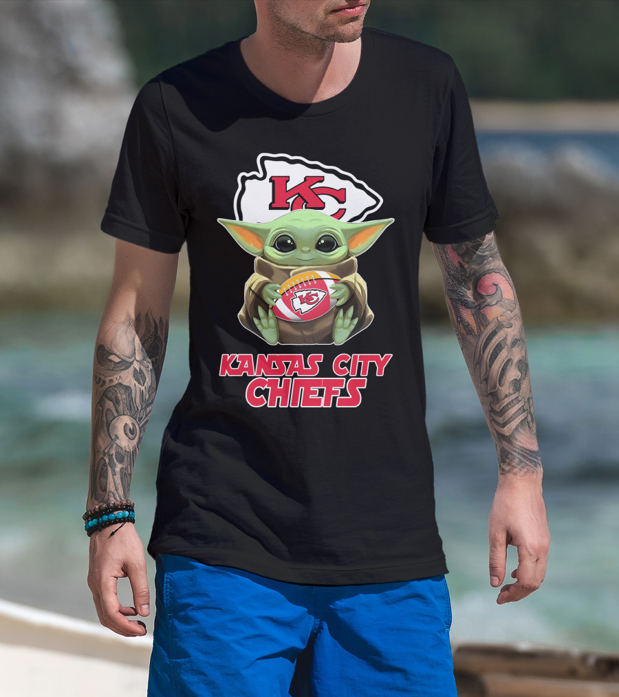 Kansas City Chiefs Baby Yoda Football T-Shirt