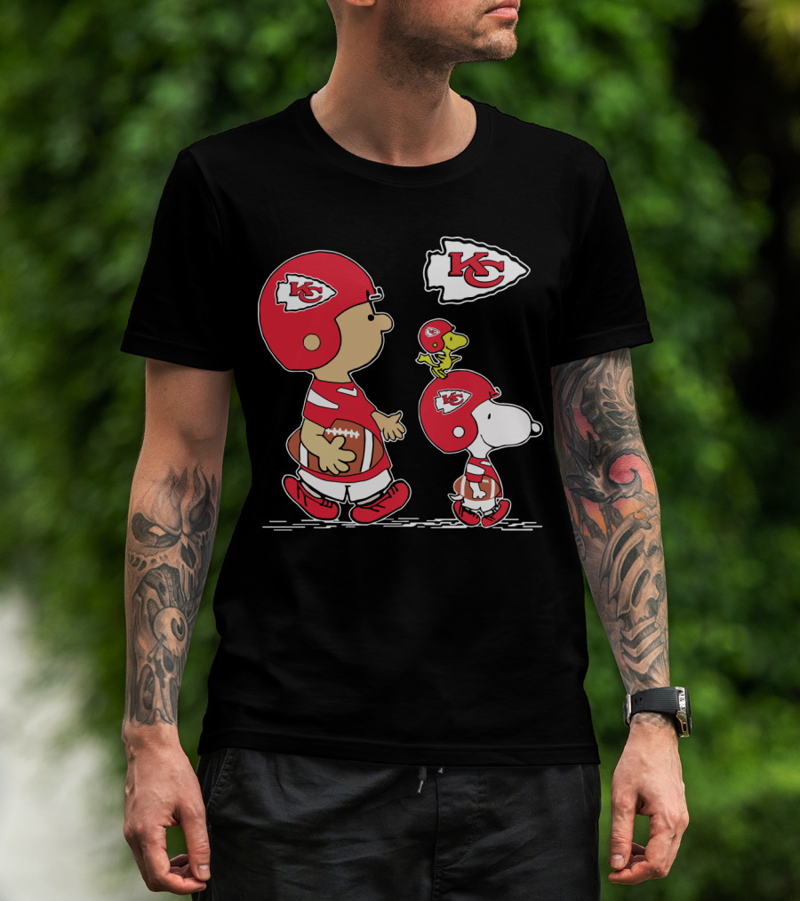 Chiefs Snoopy Football And Woodstock In Kansas City Helmets T-Shirt