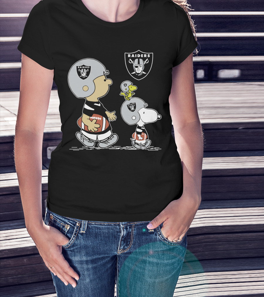 Raiders Snoopy Charlie Brown Woodstock Football Team Helmets T-Shirt