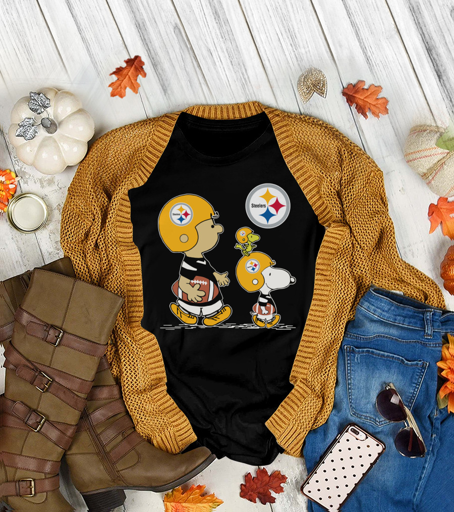 Steelers Snoopy And Peanuts Characters With Football Helmets T-Shirt