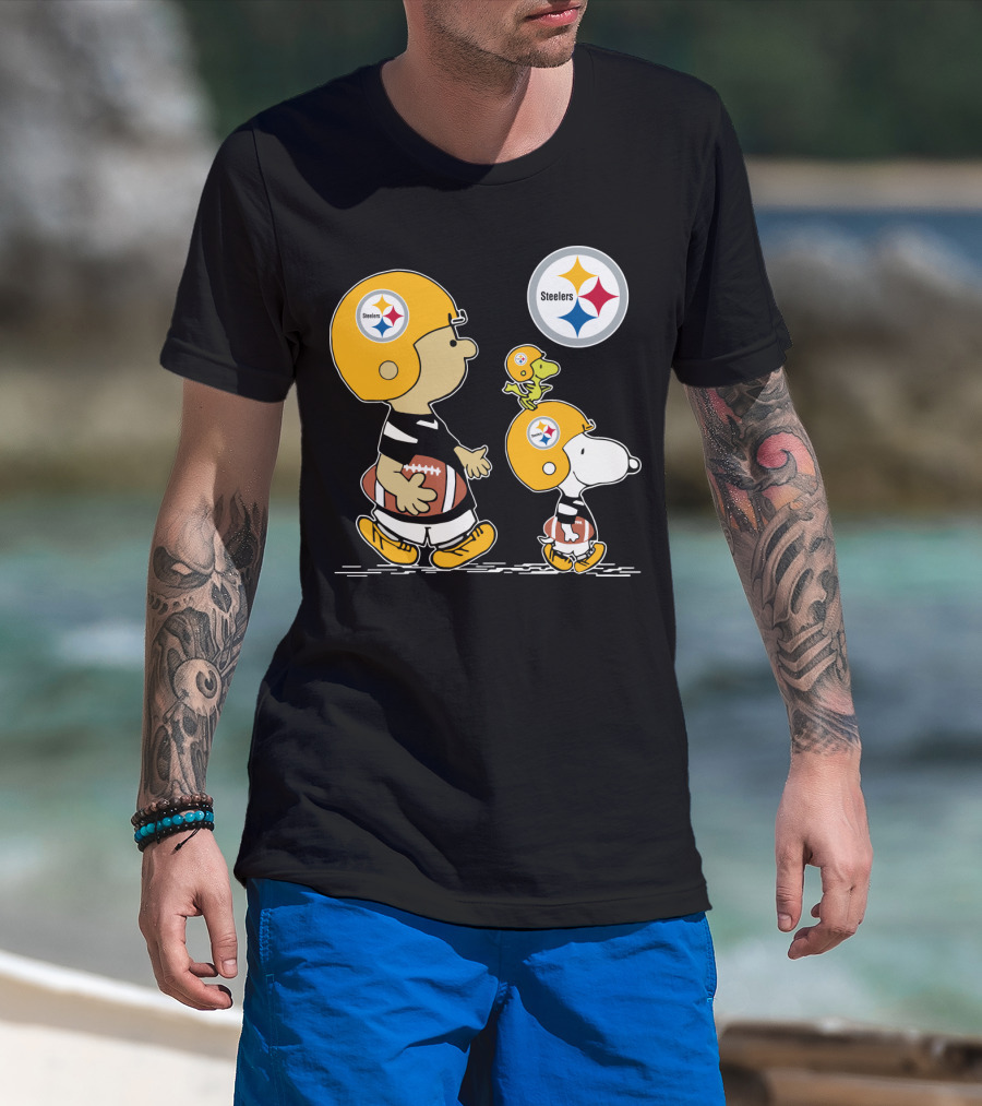 Steelers Snoopy And Peanuts Characters With Football Helmets T-Shirt