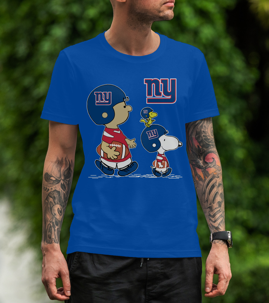 New York Giants Peanuts Snoopy Football T-Shirt