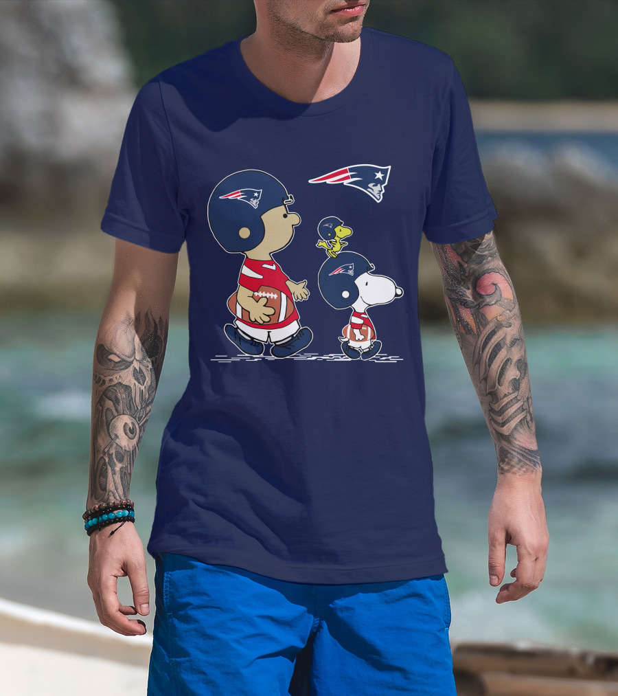 Patriots Snoopy Charlie Brown Football Peanuts T-Shirt