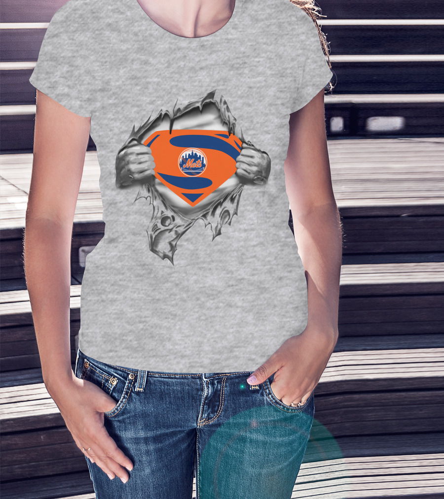 Mets Superman Inspired Logo With Ripped Shirt Effect T-Shirt