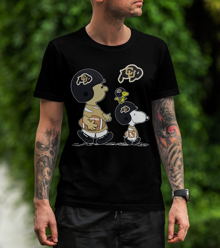 Colorado Buffaloes Peanuts Snoopy Football Team T-Shirt
