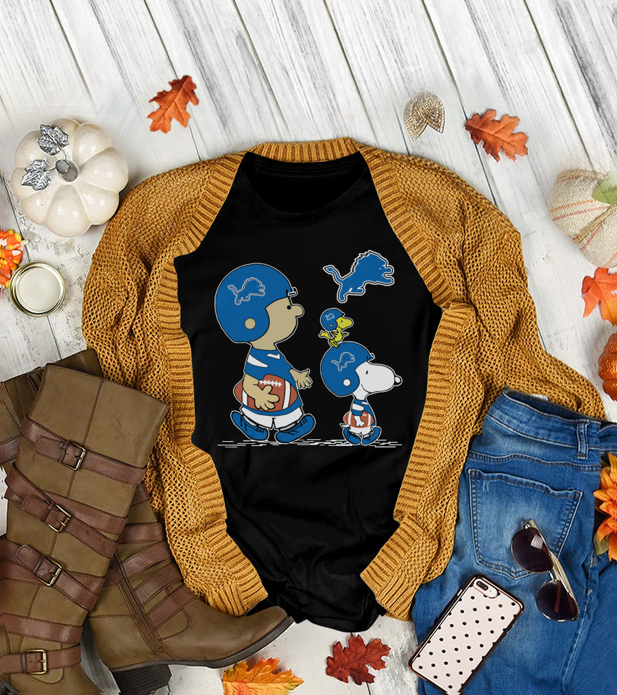 Lions Snoopy Woodstock Football Charlie Brown Helmet Rugby Peanuts Characters NFL T-Shirt