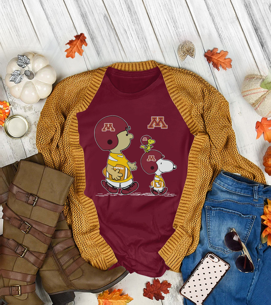 Minnesota Golden Gophers Snoopy Charlie Brown Woodstock Football Helmets T-Shirt