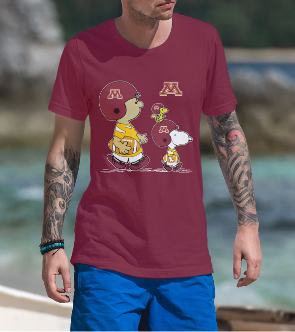 Minnesota Golden Gophers Snoopy Charlie Brown Woodstock Football Helmets T-Shirt