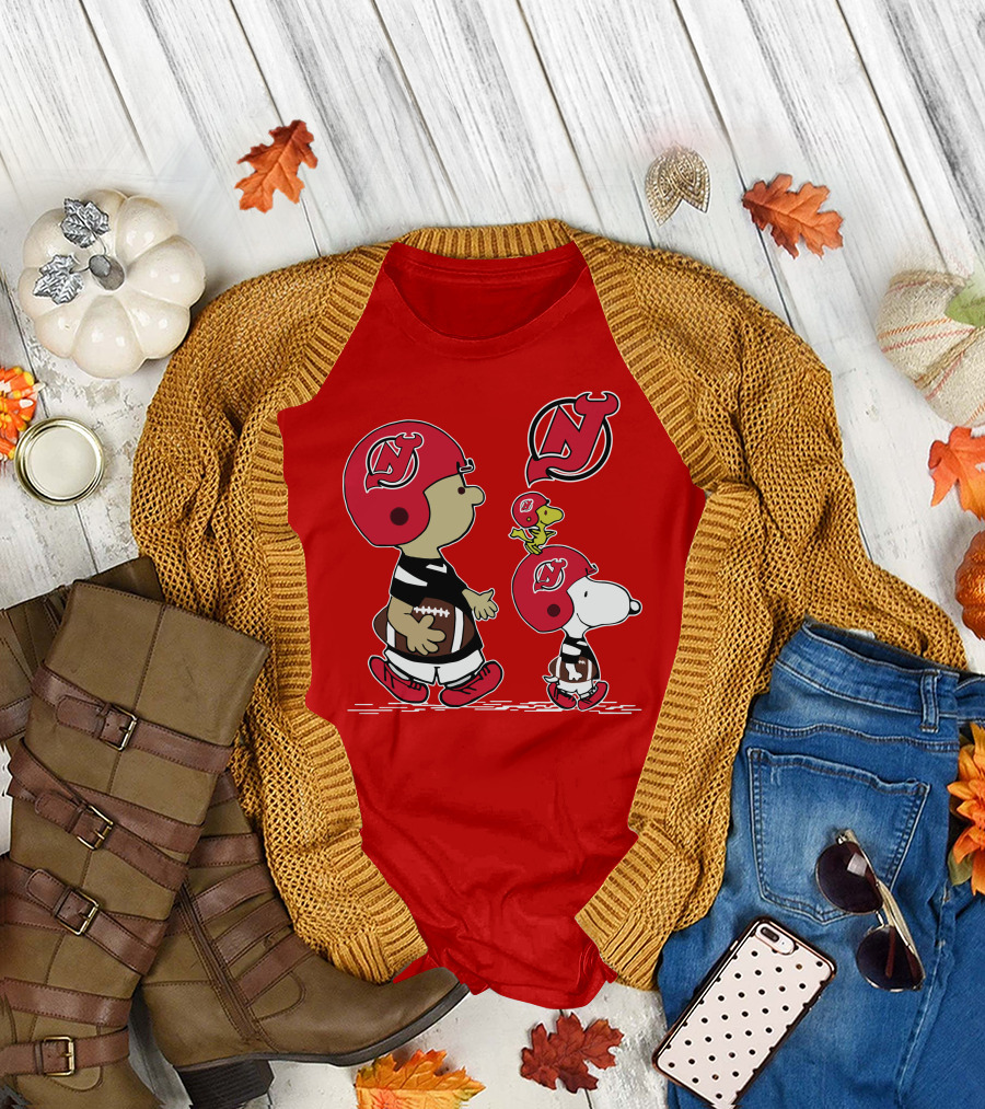 New Jersey Devils Snoopy and Woodstock Football Helmet T-Shirt