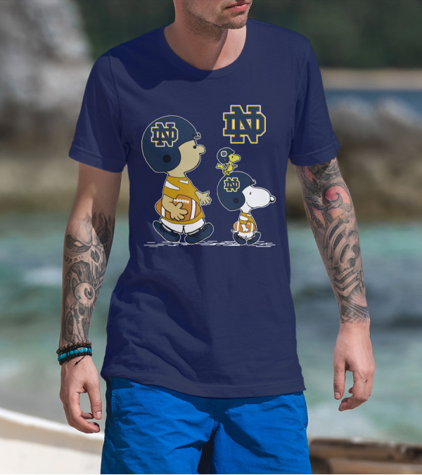 Notre Dame Fighting Irish Peanuts Characters Football Fan Scene T-Shirt