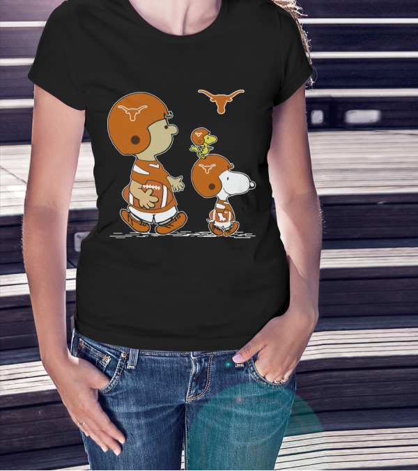Texas Longhorn Snoopy Peanuts Football Helmet Charlie Woodstock Team T-Shirt