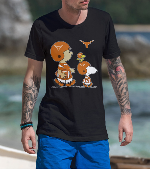 Texas Longhorn Snoopy Peanuts Football Helmet Charlie Woodstock Team T-Shirt