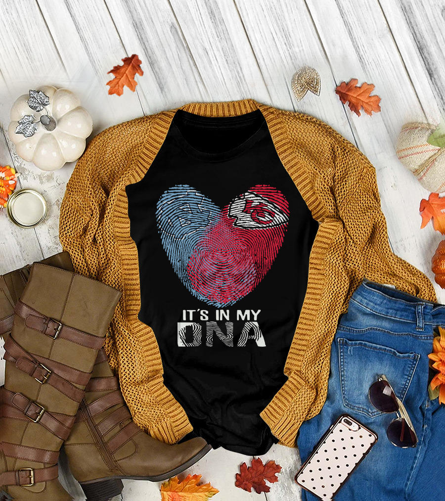It's In My DNA North Carolina Tar Heels and Chiefs Fingerprint Heart T-Shirt