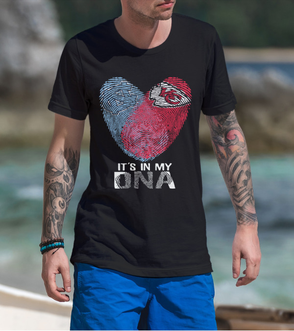 It's In My DNA North Carolina Tar Heels And Chiefs Fingerprint Heart T-Shirt