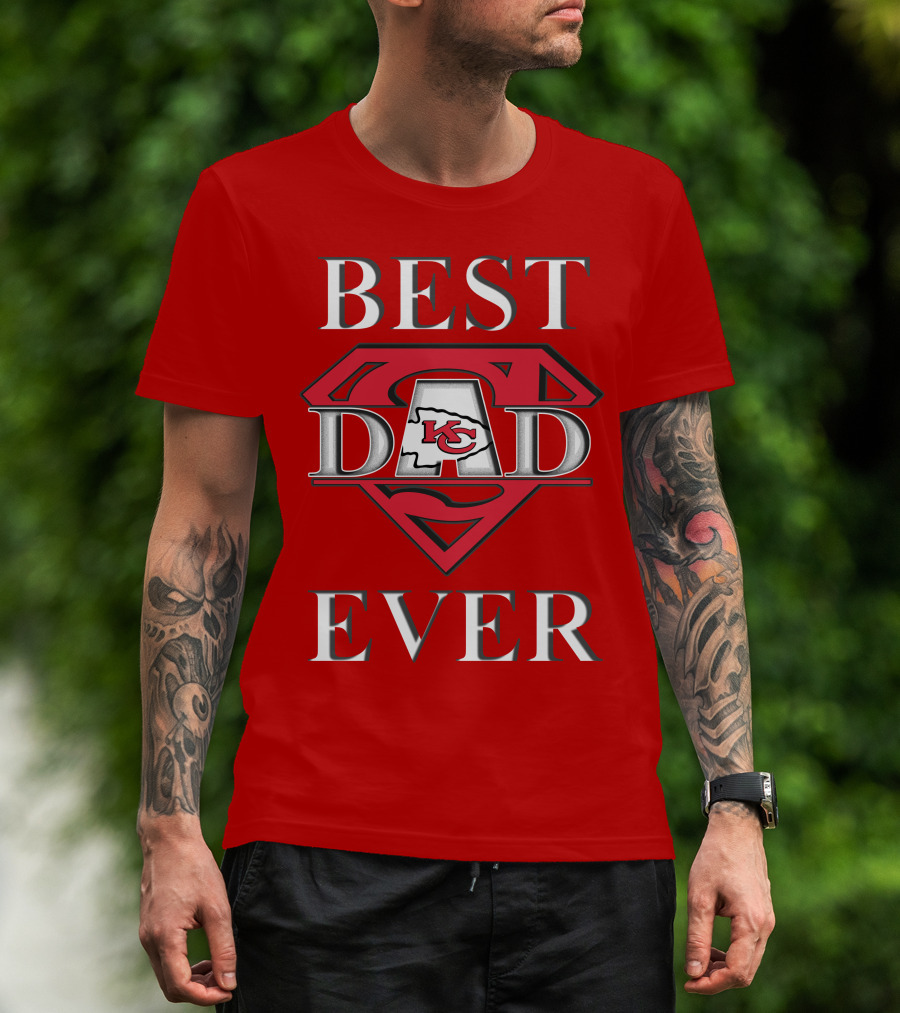 BEST DAD EVER Chiefs Logo Red Superman Shield T-Shirt