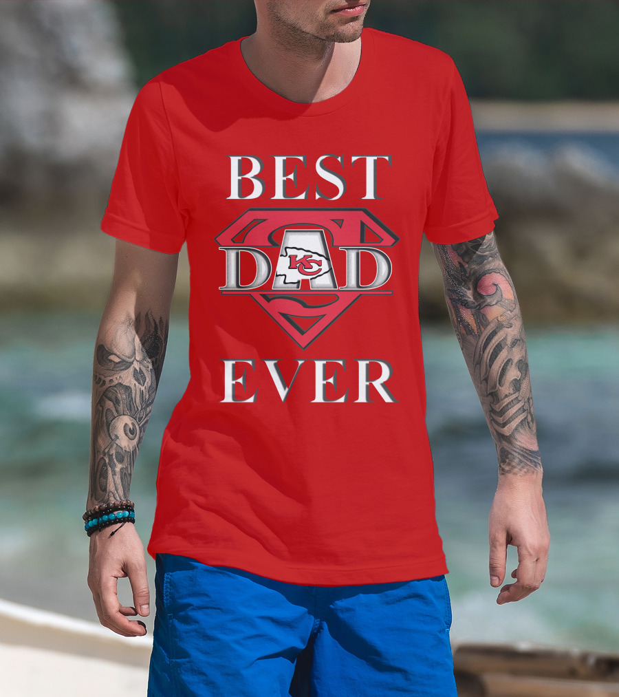 BEST DAD EVER Chiefs Logo Red Superman Shield T-Shirt